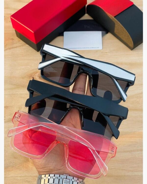 Stylish sunglasses(PR)