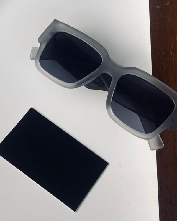 Unisex model sunglasses (DG)