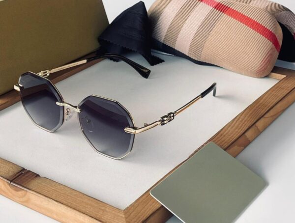 Unisex model sunglasses (BR) - Image 4