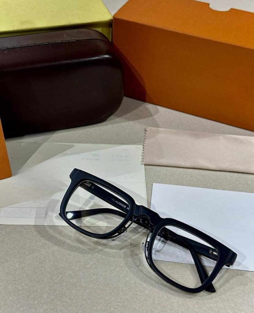Frame (LV)