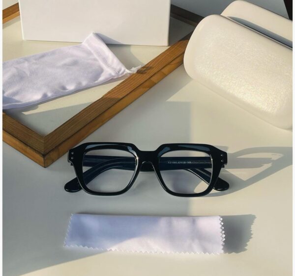 Transparent lens (MJ)