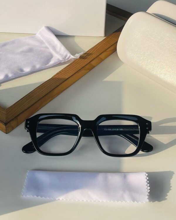 Transparent lens (MJ)