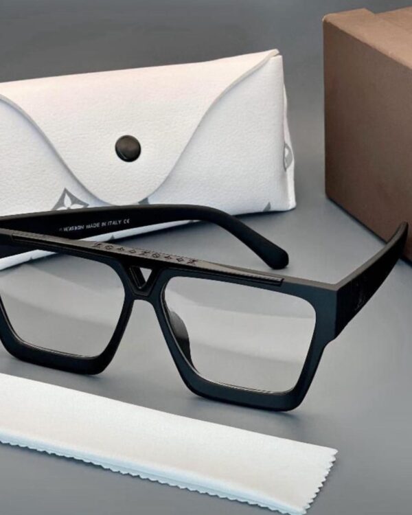 Sunglass