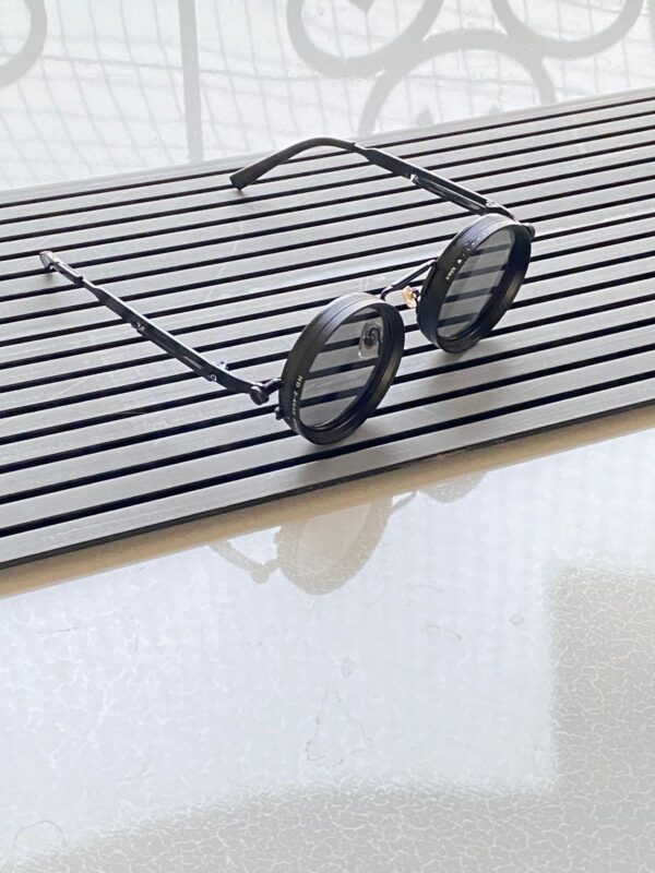 New Aura Sunglass 360° Rotation