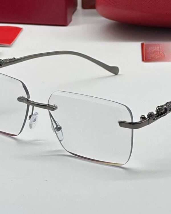 Frames That Speak Confidence (CR)