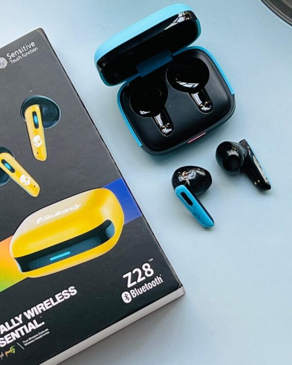 Dynamic earbuds 